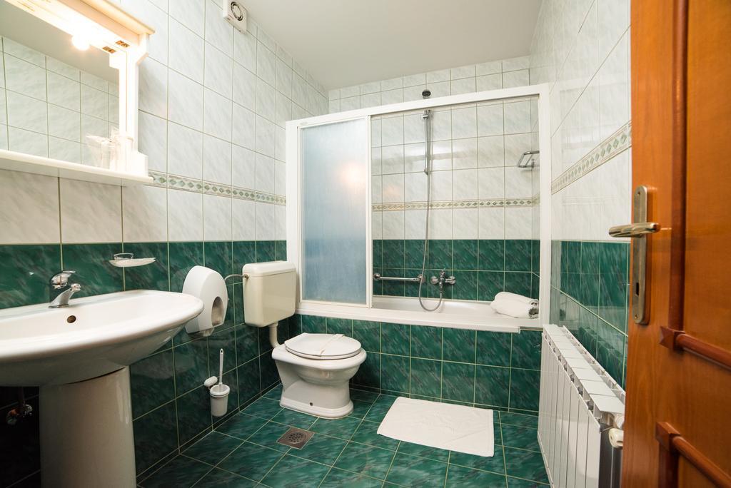 Hotel Lagus Gornji Kneginec Eksteriør billede